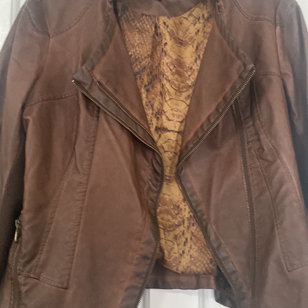 Leather jacket - Picture 3 of 5